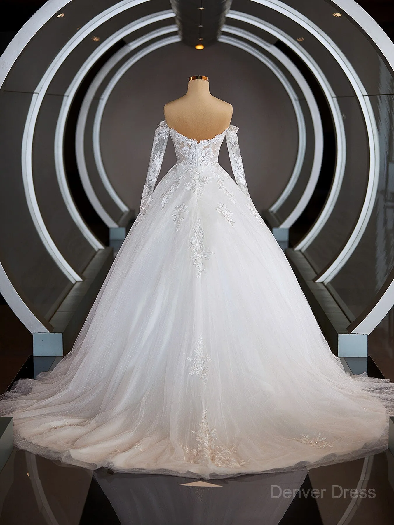 A-Line Off-the-Shoulder Sweep Train Tulle Wedding Dresses with Appliques Lace