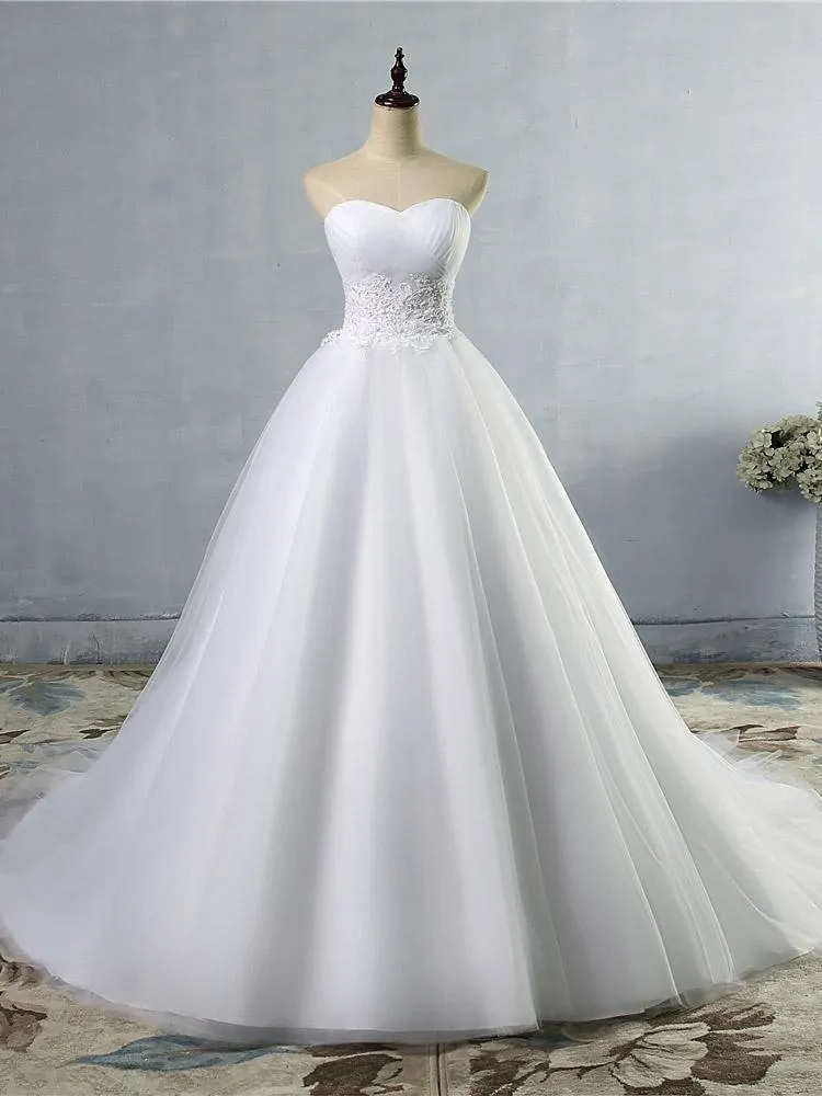 Strapless Lace Appliques Ball Gown Wedding Dresses Sleeveless Bridal Gowns with Sweep Train